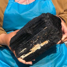 Cristallo di tormalina nera