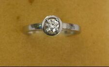 anello in oro solitario con diamante Bliss