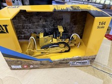 Trattore tipo pista DM 1/64