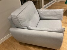 poltrona colore grigio in tessuto. Marca poltronesofa’. Dimensioni h88xL101xP97