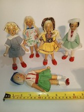 Lotto scarpe rosse bambole