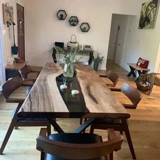 Tavolo da pranzo in resina
