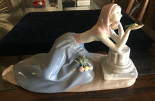 Lladro The Dahlia Maiden 1984