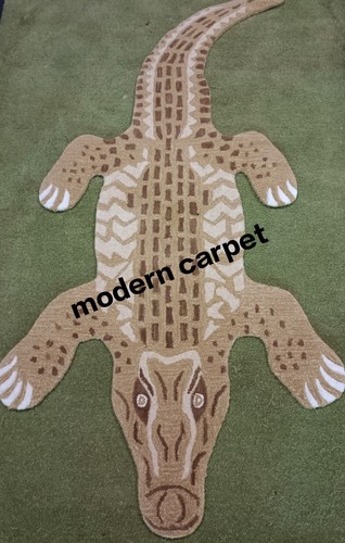 Tappeto beige forma di - a,