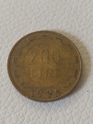 200 lire coin 1995 rotated - coin,