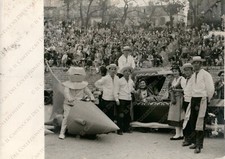 1954 VICENZA Gondola vicentini a Parigi Carnevale maschere costumi Fotografia