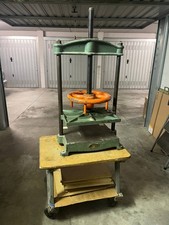 Pressa ANTICA a vite in ghisa - 1950