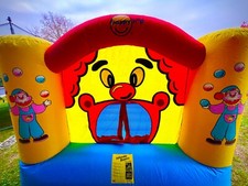  castello gonfiabile per feste ed eventi per bambini