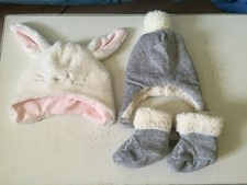 Set neonato 2 berrettini e babbucce - spedizione compresa nel prezzo