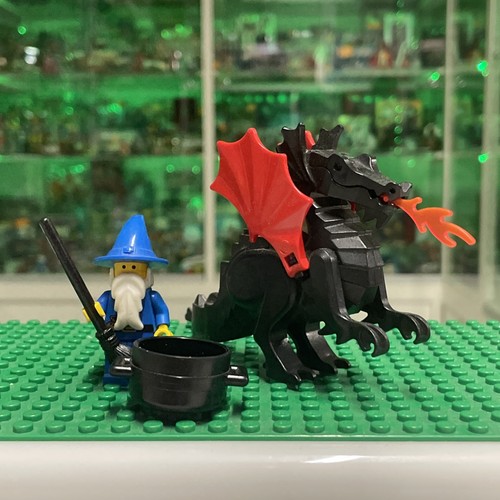 Lego minifigure castle - castle,