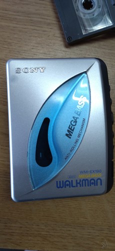 Walkman cassette sony - a,