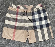 🔸Burberry pantaloncino da