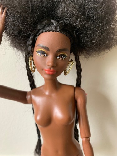 Barbie bambola nuda afro
