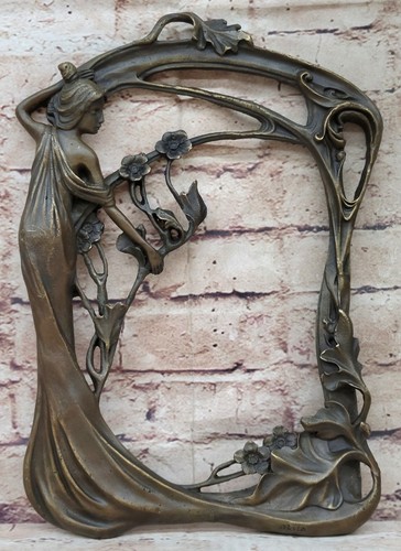 Scultura bronzo fatta a - fatta,