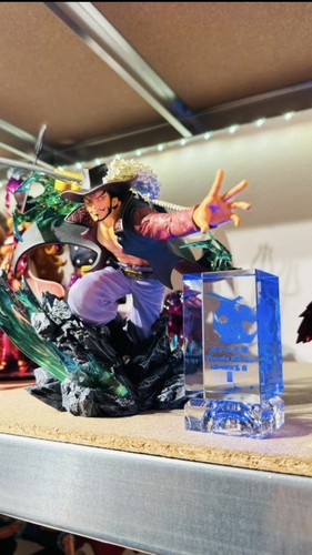 One piece resin statue - one,