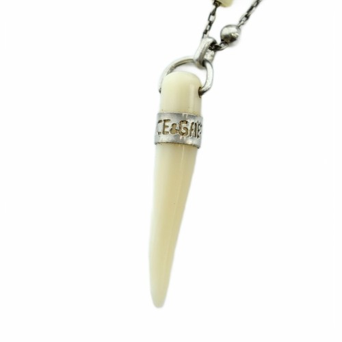 Collana con ciondolo - , logo