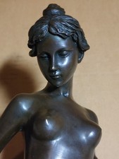 Antica statua femminile