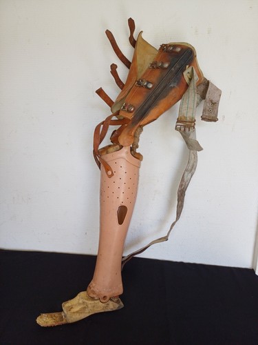 Rare prothèse jambe - prothèse,