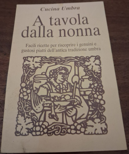 Tavola dalla nonna cucina - a, nonna,