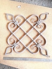 2 elementi decorativi in ferro battuto – grata rosone