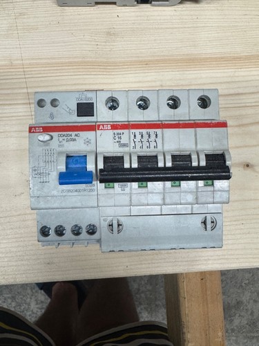 Abb s204p c16 - c16, 4p