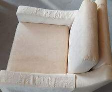 Poltrona vintage color panna con motivi floreali