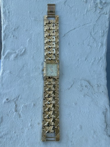 Vintage bulova diamond quartz - bulova,