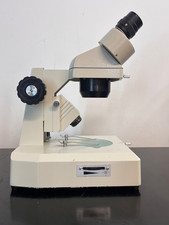 Microscopio stereozoom con