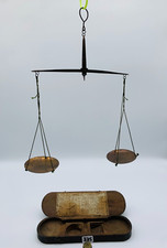 Antica bilancia di precisione