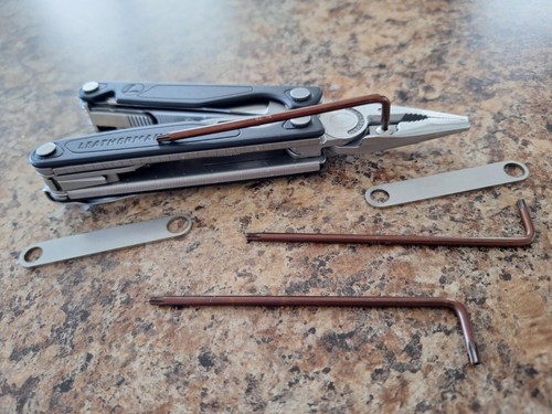 Set chiavi per - chiavi, leatherman