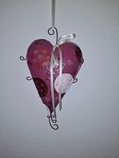 cuore di metallo decorativo. Fatto a mano. Rosa.