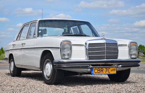 Mercedes benz w114 w115 - benz,