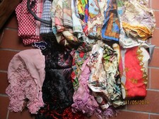 LOTTO 29 SCIALLI SCIARPE FAZZOLETTI SOUVENIR DALL'ITALIA E DAL MONDO ANNI '60-70