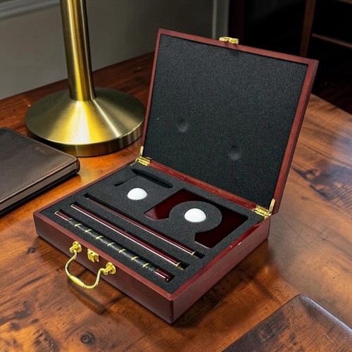 Executive golf putting - executive,