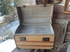 Ancienne petite malle de