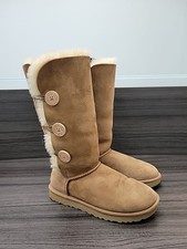 Stivali UGG Bailey Button
