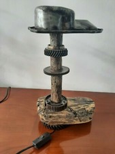 LAMPADA DA TAVOLO parti motore,  coperchio olio, base in legno, ingranaggi