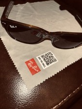 Autentica custodia occhiali da sole Ray Ban e nuovi occhiali da sole Wayfarer con panno per la pulizia 