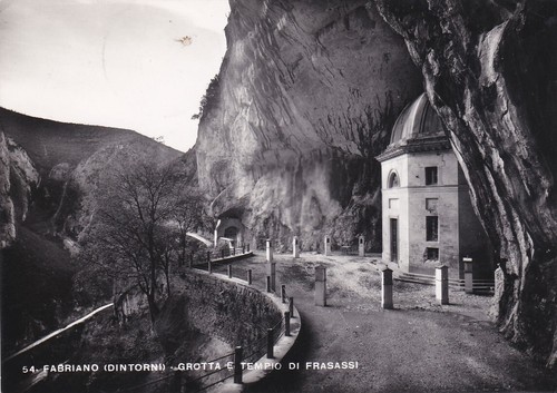 Fabriano dintorni grotta - dintorni,