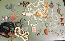 LOTTO BIGIOTTERIA gioielli VINTAGE Bracciali collane spille mix