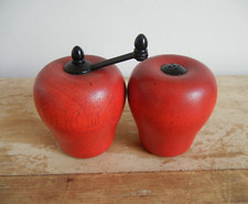 Shaker sale mela in legno e macinapepe frutta arredo casa rosso vintage retrò 