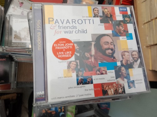 Pavarotti friends for war - for,