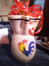 Brocca ceramica pugliese con tipico gallo