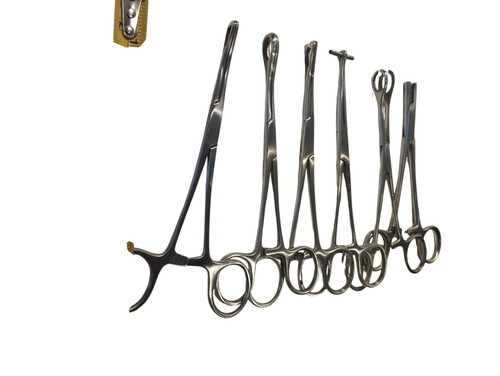 Pinza per strumenti piercing