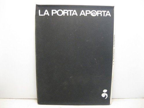 Carrega ugo porta - carrega, aperta