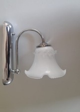 Applique da parete In vetro bianco Metallo Cromato classica vintage 1 luce E14