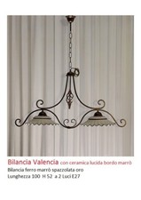 LAMPADARIO A 2 LUCI FORMA A BILANCIA IN CERAMICA E FERRO BATTUTO 100x52