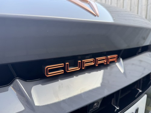 Distintivo griglia cupra - distintivo,