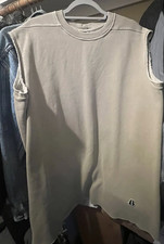 Rara camicia senza maniche