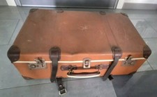 Bellissima valigia di cartone